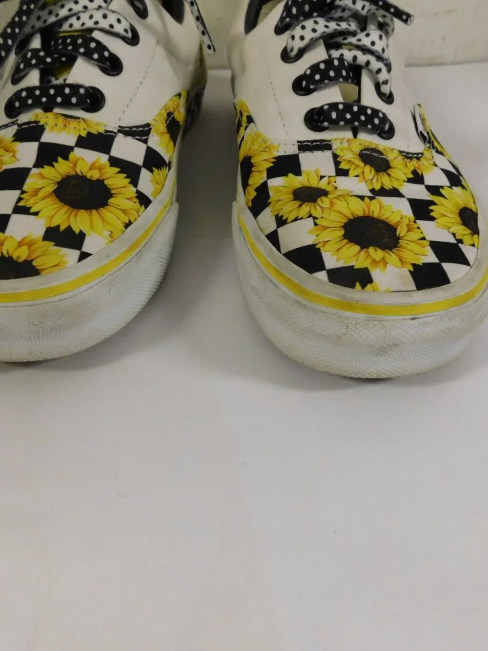 Van Customs Checkerboard Sunflower Lace Up Shoes sz 6 men 7.5 Women